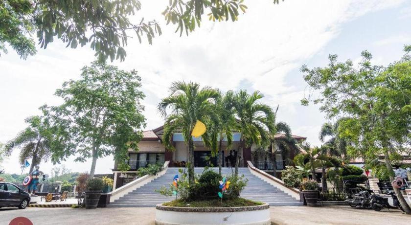 Quezon Premier Hotel - Candelaria Candelaria  Exterior foto